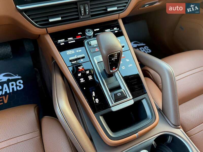 Внедорожник / Кроссовер Porsche Cayenne 2018 в Киеве
