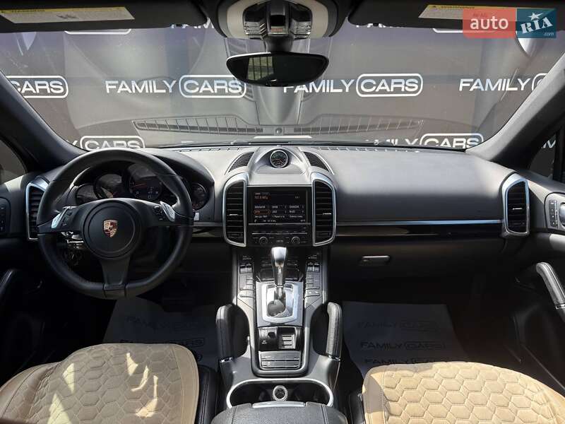 Позашляховик / Кросовер Porsche Cayenne 2013 в Одесі