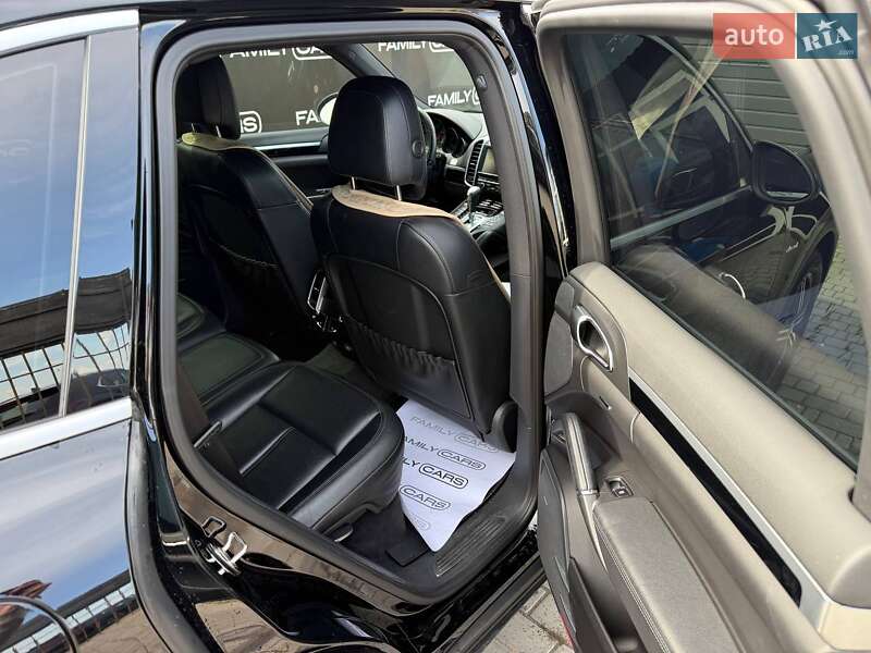 Позашляховик / Кросовер Porsche Cayenne 2013 в Одесі