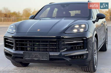 Позашляховик / Кросовер Porsche Cayenne 2023 в 