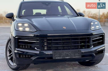 Позашляховик / Кросовер Porsche Cayenne 2023 в 