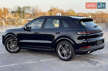 Позашляховик / Кросовер Porsche Cayenne 2023 в 