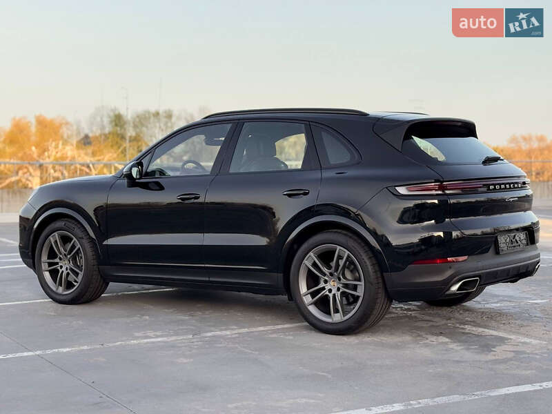 Внедорожник / Кроссовер Porsche Cayenne 2023 в Киеве