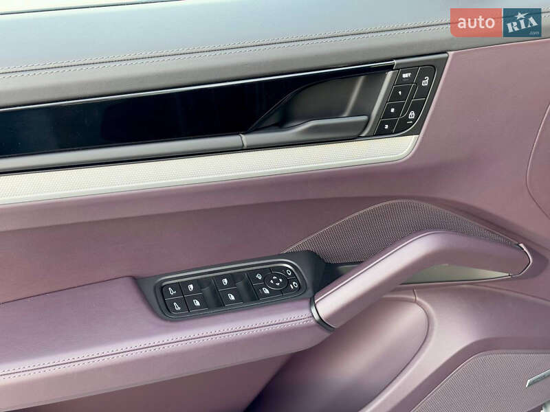 Внедорожник / Кроссовер Porsche Cayenne 2023 в Киеве