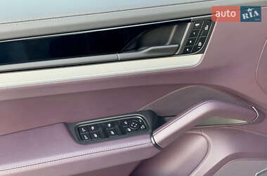 Позашляховик / Кросовер Porsche Cayenne 2023 в 
