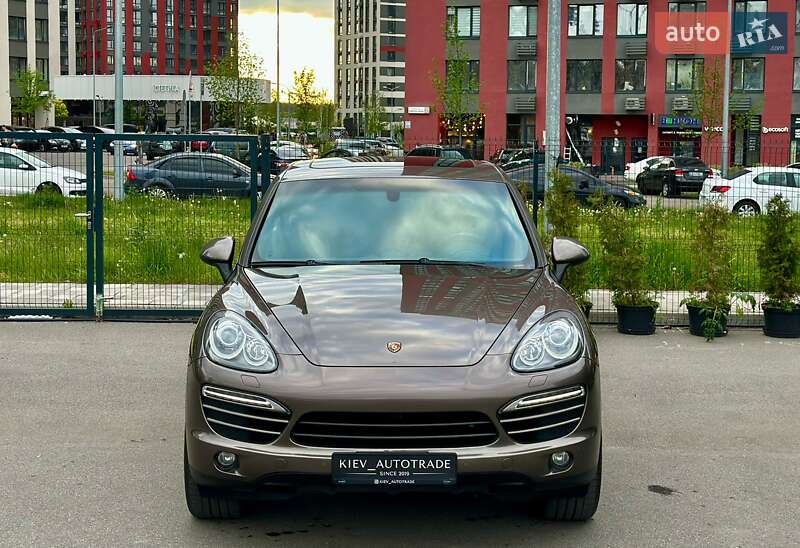 Внедорожник / Кроссовер Porsche Cayenne 2012 в Киеве