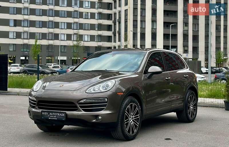 Внедорожник / Кроссовер Porsche Cayenne 2012 в Киеве