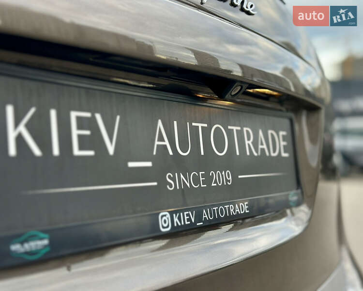 Внедорожник / Кроссовер Porsche Cayenne 2012 в Киеве