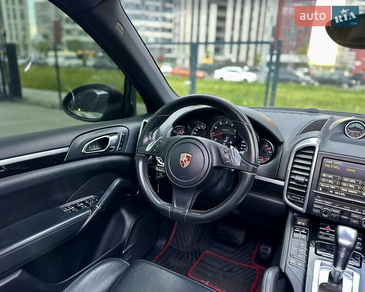 Внедорожник / Кроссовер Porsche Cayenne 2012 в Киеве