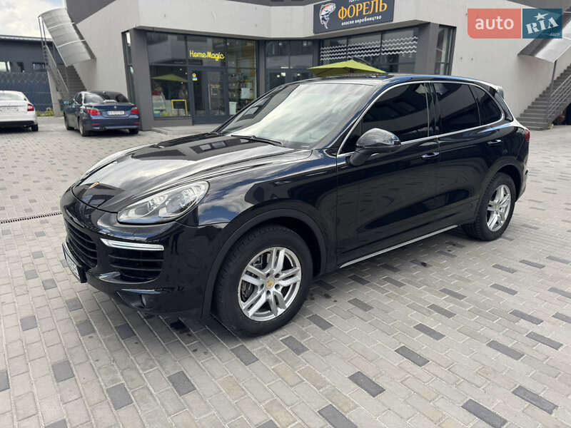 Внедорожник / Кроссовер Porsche Cayenne 2016 в Киеве