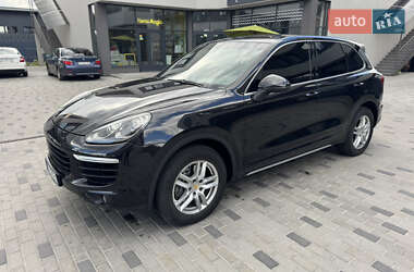 Внедорожник / Кроссовер Porsche Cayenne 2016 в 