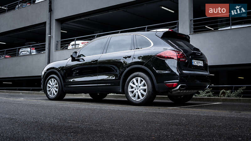 Позашляховик / Кросовер Porsche Cayenne 2013 в Львові