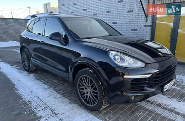 Внедорожник / Кроссовер Porsche Cayenne 2016 в 