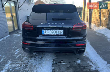 Внедорожник / Кроссовер Porsche Cayenne 2016 в 