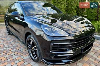 Позашляховик / Кросовер Porsche Cayenne 2022 в 