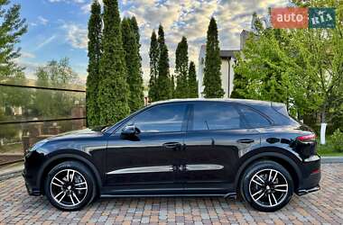 Позашляховик / Кросовер Porsche Cayenne 2022 в 