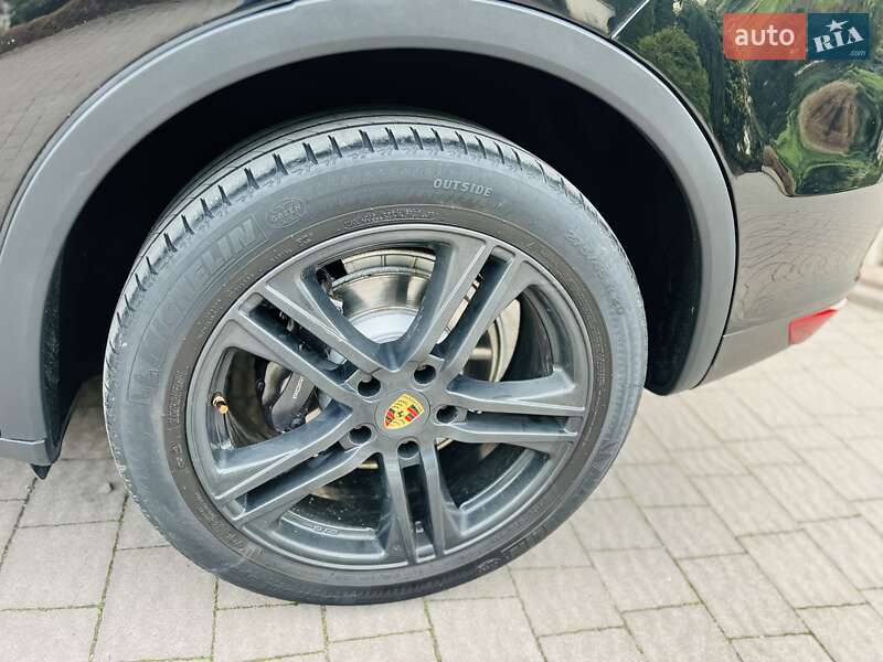 Позашляховик / Кросовер Porsche Cayenne 2010 в Хмельницькому