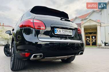 Внедорожник / Кроссовер Porsche Cayenne 2010 в 