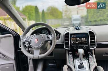 Внедорожник / Кроссовер Porsche Cayenne 2010 в 