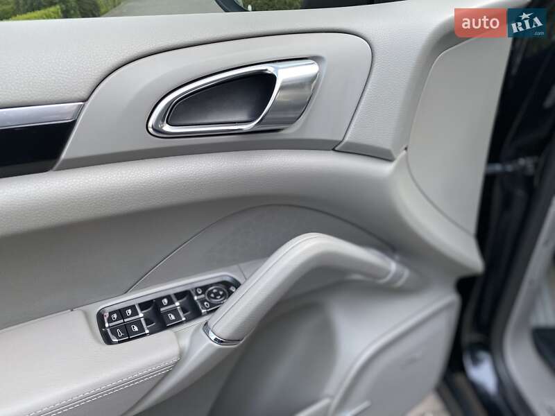Позашляховик / Кросовер Porsche Cayenne 2010 в Хмельницькому