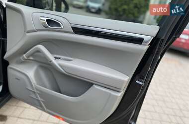 Внедорожник / Кроссовер Porsche Cayenne 2010 в 