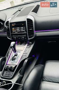 Позашляховик / Кросовер Porsche Cayenne 2010 в 