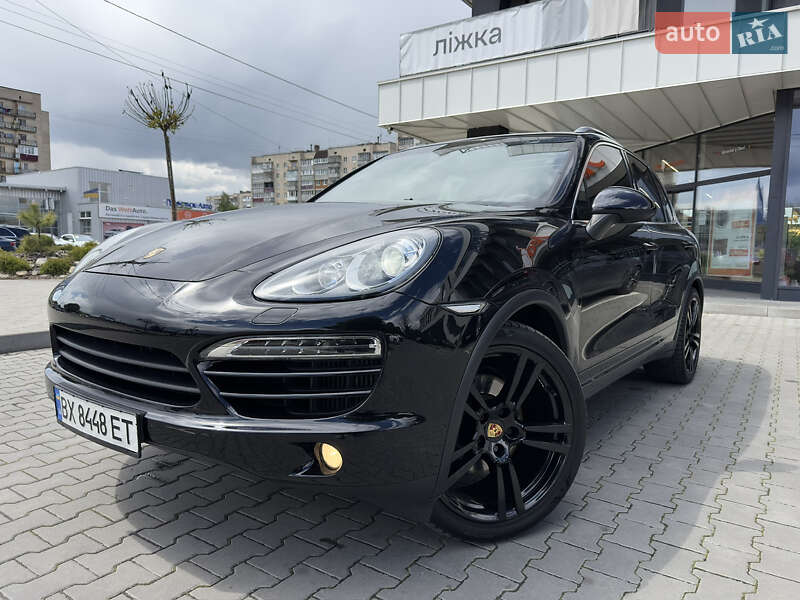 Позашляховик / Кросовер Porsche Cayenne 2013 в 