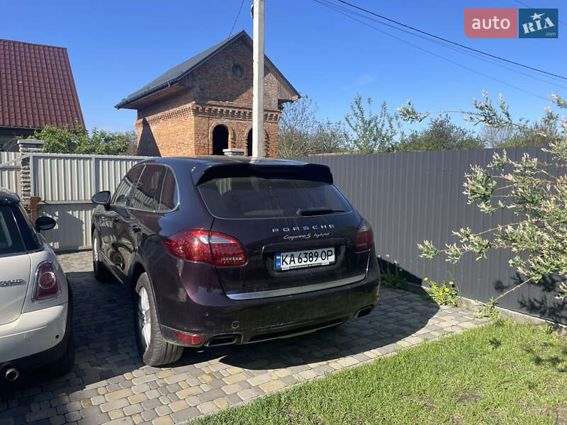 Позашляховик / Кросовер Porsche Cayenne 2011 в Переяславі