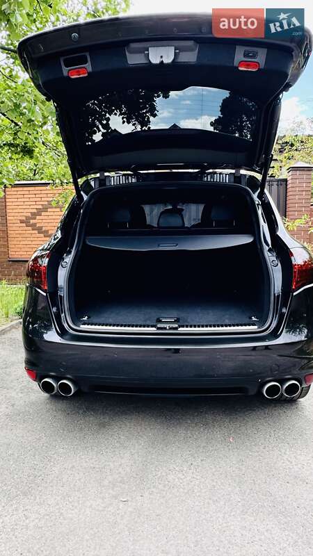 Внедорожник / Кроссовер Porsche Cayenne 2010 в Киеве