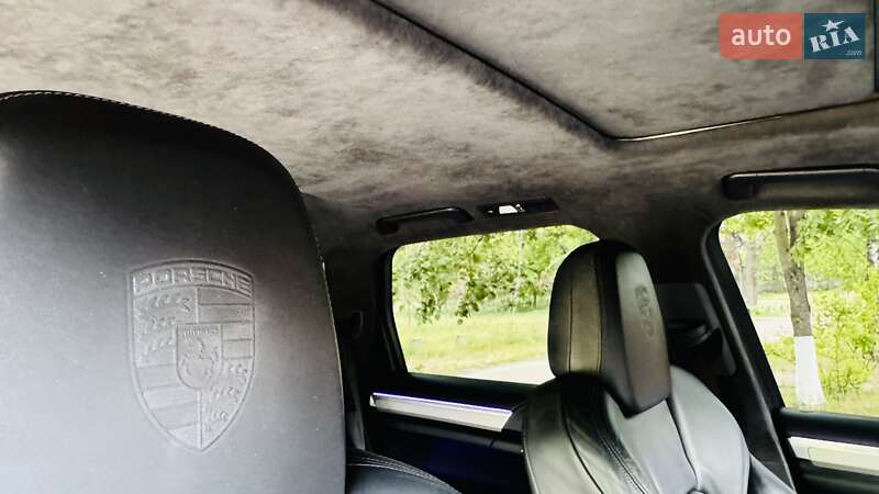 Внедорожник / Кроссовер Porsche Cayenne 2010 в Киеве