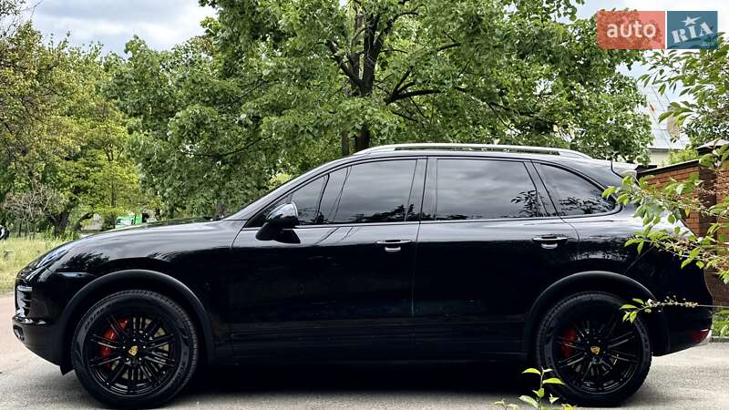 Внедорожник / Кроссовер Porsche Cayenne 2010 в Киеве