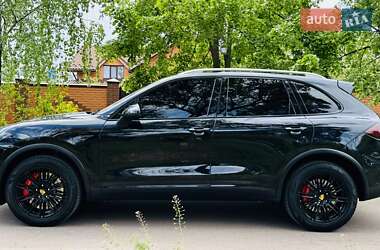 Позашляховик / Кросовер Porsche Cayenne 2010 в 