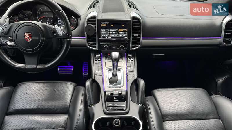Внедорожник / Кроссовер Porsche Cayenne 2010 в Киеве