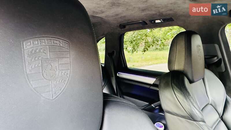 Внедорожник / Кроссовер Porsche Cayenne 2010 в Киеве