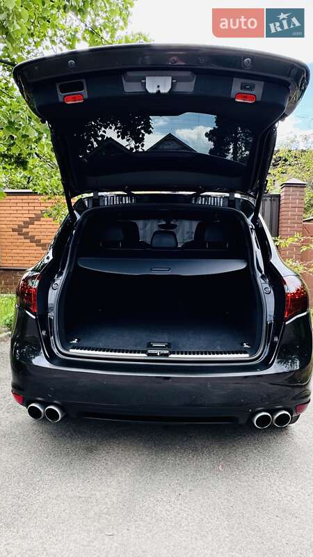 Внедорожник / Кроссовер Porsche Cayenne 2010 в Киеве