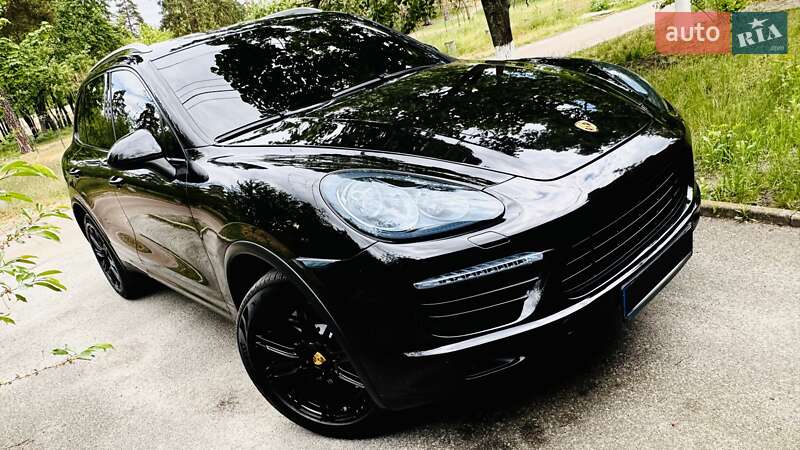 Внедорожник / Кроссовер Porsche Cayenne 2010 в Киеве