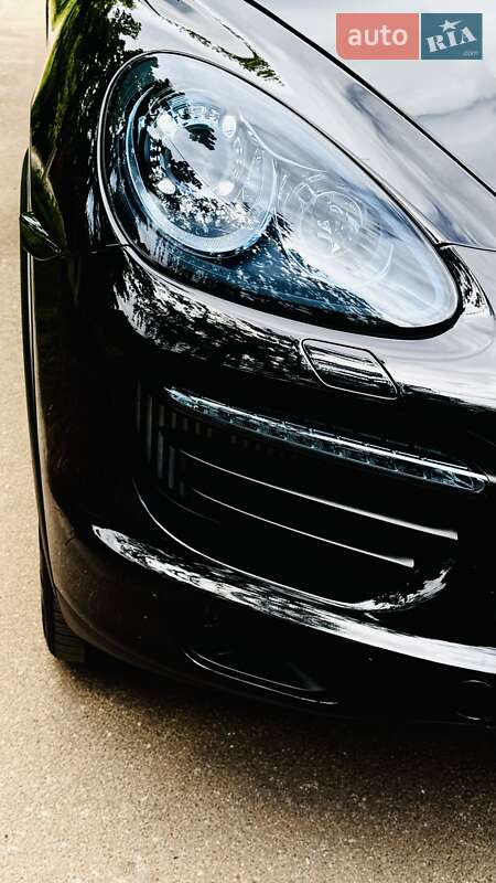 Внедорожник / Кроссовер Porsche Cayenne 2010 в Киеве