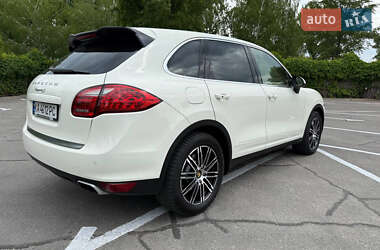 Позашляховик / Кросовер Porsche Cayenne 2010 в 