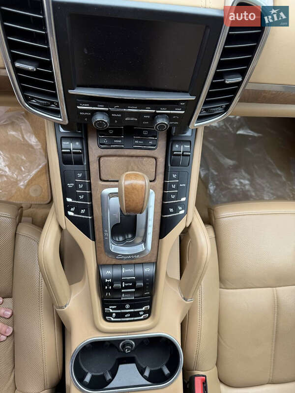 Внедорожник / Кроссовер Porsche Cayenne 2010 в Днепре