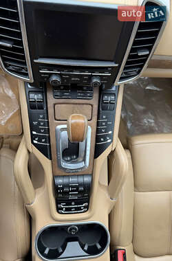 Позашляховик / Кросовер Porsche Cayenne 2010 в 
