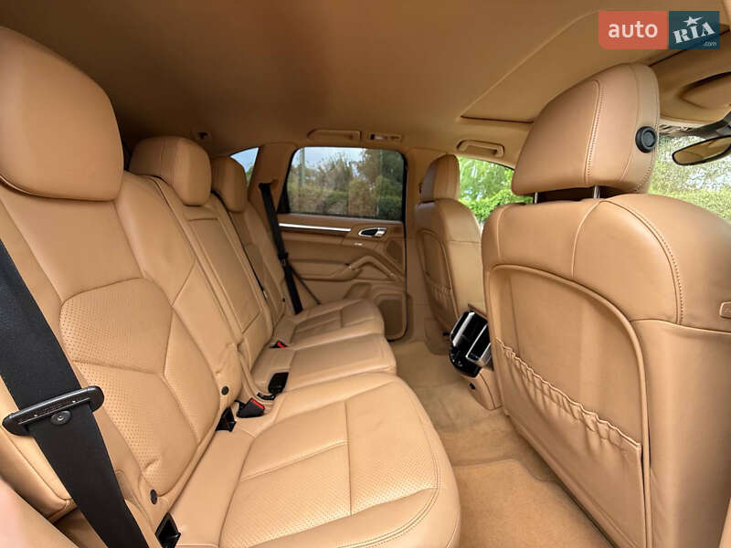 Внедорожник / Кроссовер Porsche Cayenne 2010 в Днепре