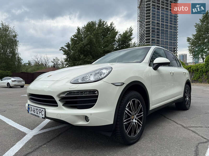 Позашляховик / Кросовер Porsche Cayenne 2010 в 