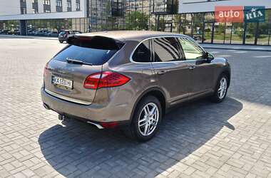 Позашляховик / Кросовер Porsche Cayenne 2014 в 