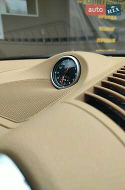 Позашляховик / Кросовер Porsche Cayenne 2014 в 