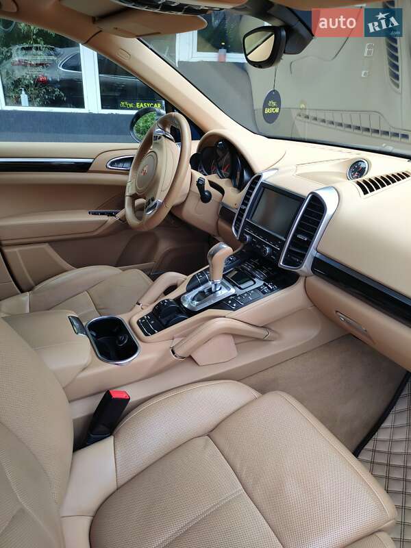 Внедорожник / Кроссовер Porsche Cayenne 2014 в Днепре