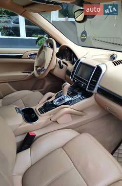 Позашляховик / Кросовер Porsche Cayenne 2014 в 