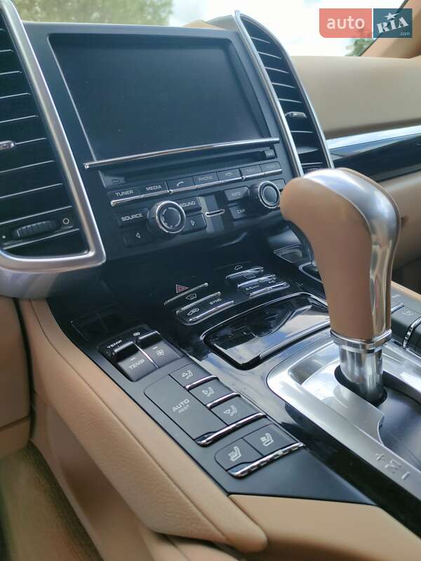 Внедорожник / Кроссовер Porsche Cayenne 2014 в Днепре