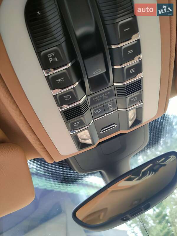 Внедорожник / Кроссовер Porsche Cayenne 2014 в Днепре