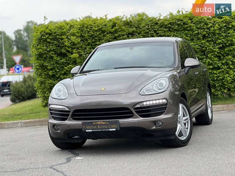Внедорожник / Кроссовер Porsche Cayenne 2011 в Киеве