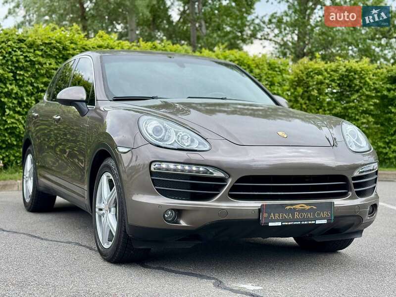 Внедорожник / Кроссовер Porsche Cayenne 2011 в Киеве
